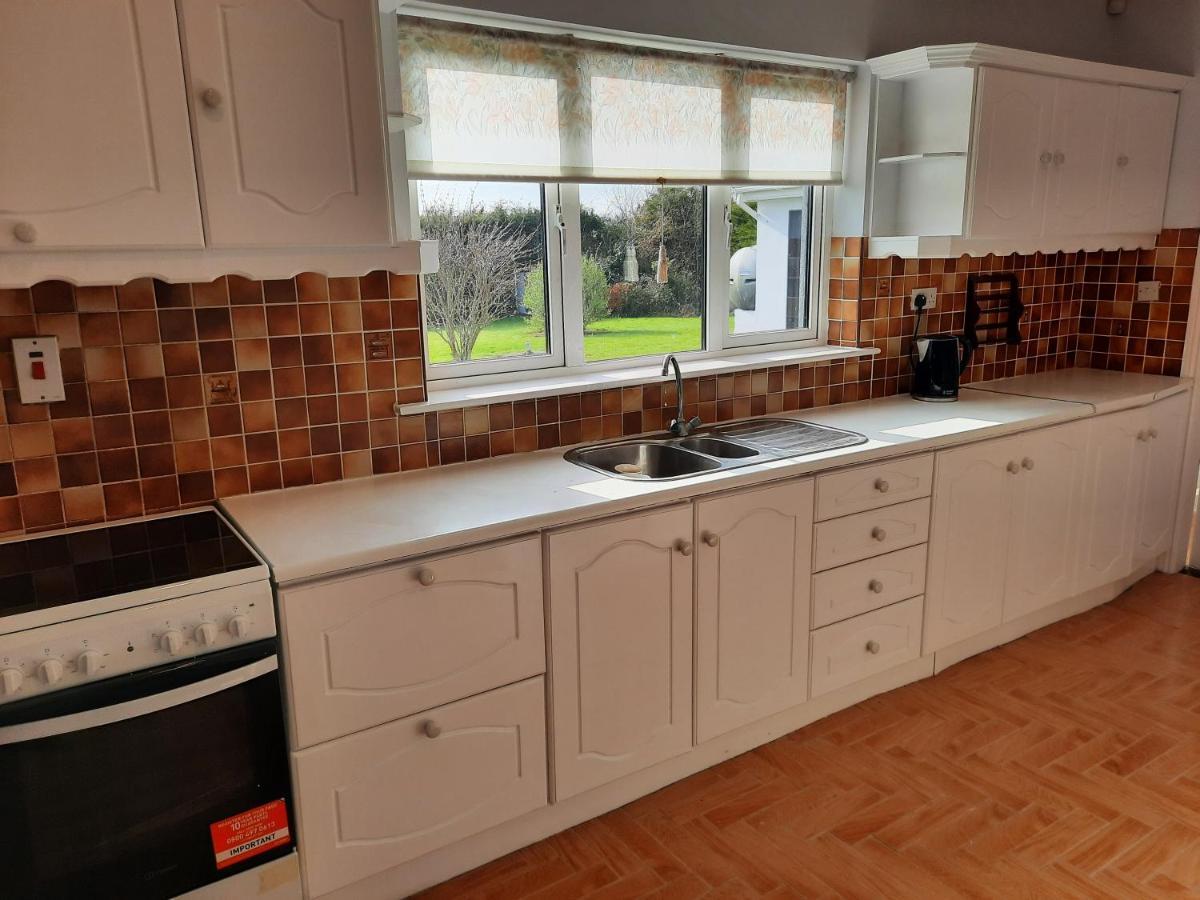 4 Bedroom, 15 Min To Limerick City Quiet Retreat. Zewnętrze zdjęcie